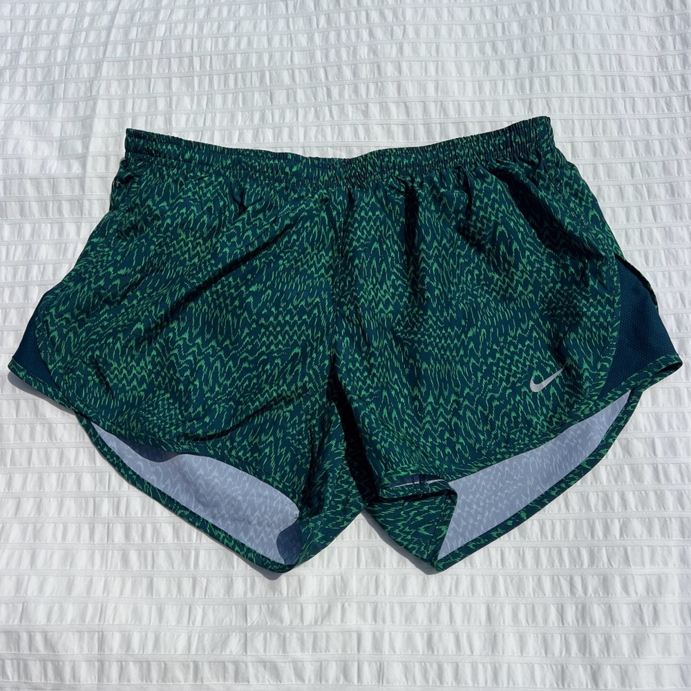 Nike Women's Dri-Fit Tempo Running Shorts in Green All Over Print, M - Picture 2 of 11